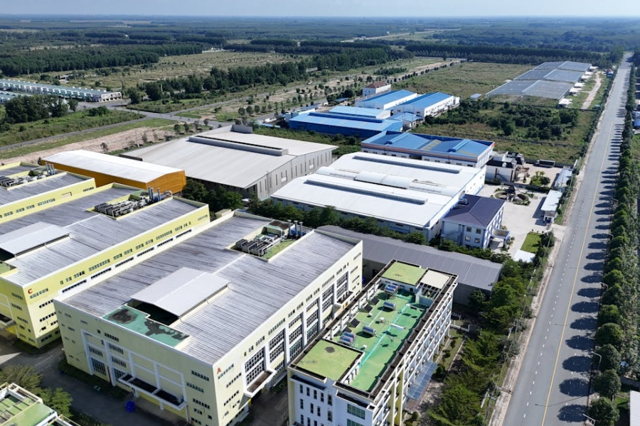 实践基地“建”进产业园 “链”上履职助推产业发展 ——西乡塘区工业产业实践基地延伸“主战场”帮助企业排忧解难